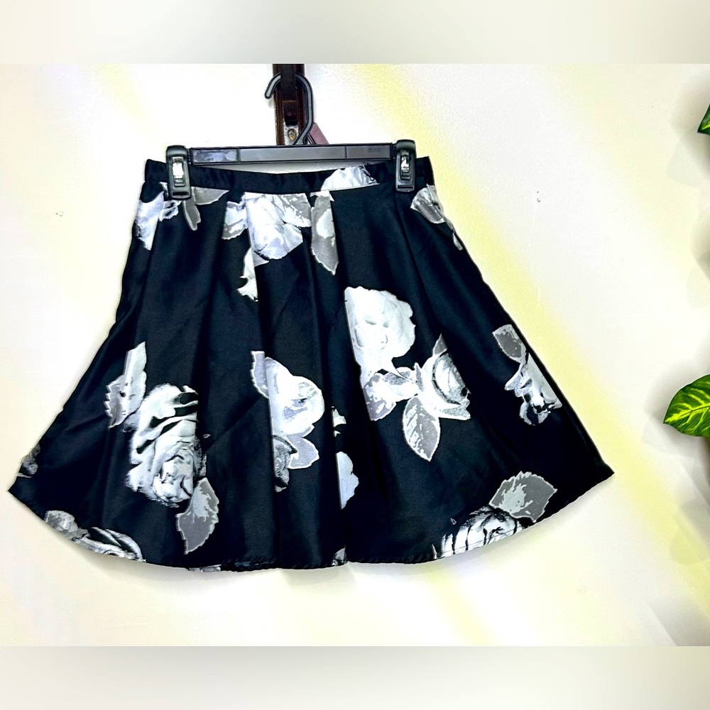 sequin hearts black with white roses skirt